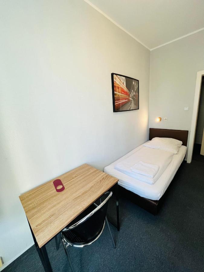 Hotel Schwarzer Baer Hannover Ngoại thất bức ảnh