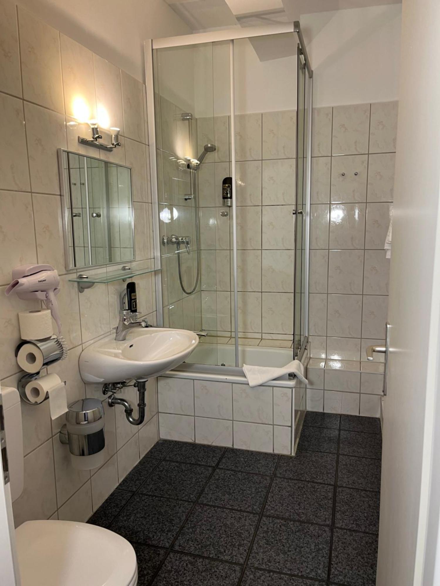 Hotel Schwarzer Baer Hannover Ngoại thất bức ảnh